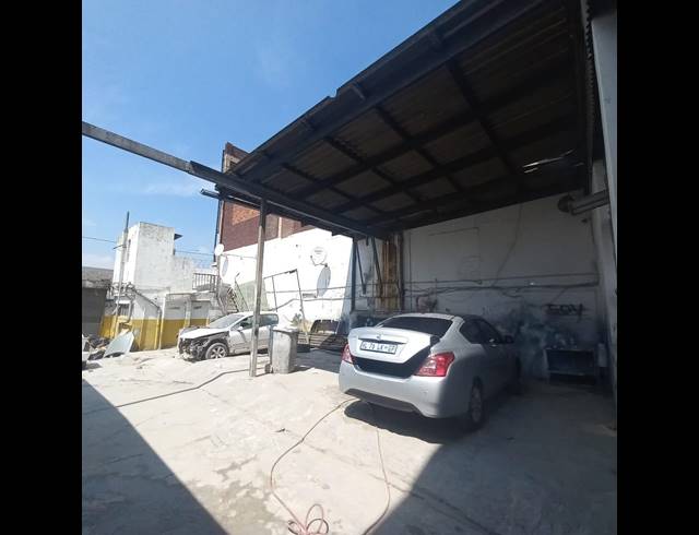 995M² WAREHOUSE FOR SALE IN JOHANNESBURG CENTRAL